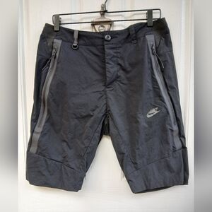 NIKE Unlined Athletic Shorts SZ 32 / M